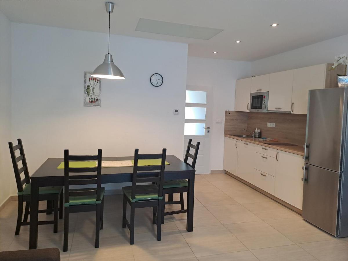 Apartmany U Zamecku Hlohovec Bagian luar foto